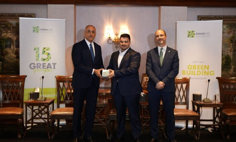 Aab63be8 2474 47cb 8dfb D4eb3f8e218b