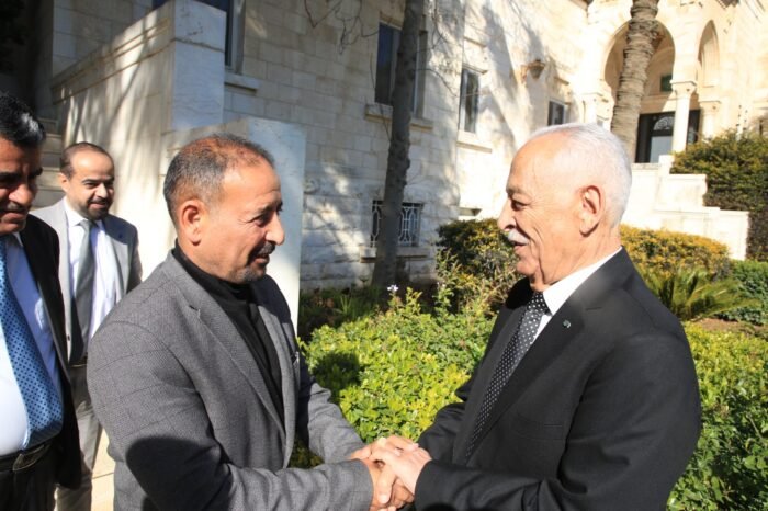 613c38e6 23f9 4936 B716 F4f47c295c20